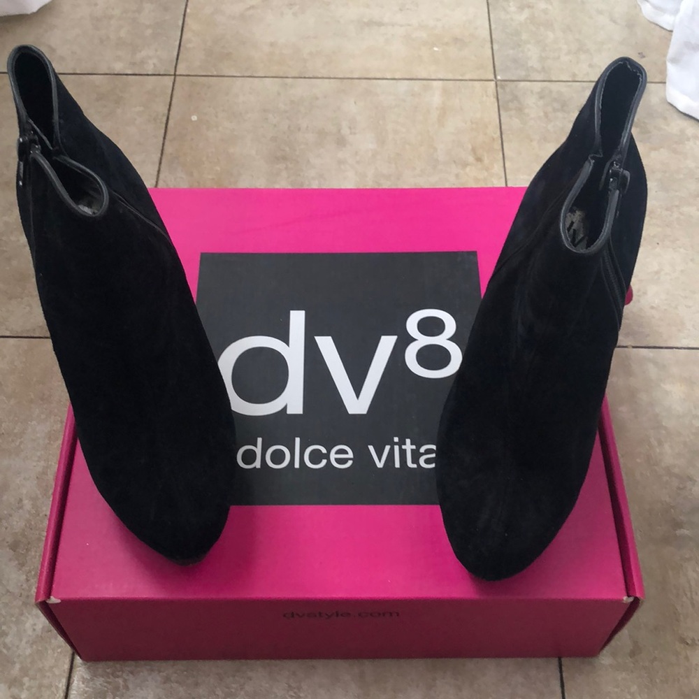 Dolce Vita Kaylee Suede Booties